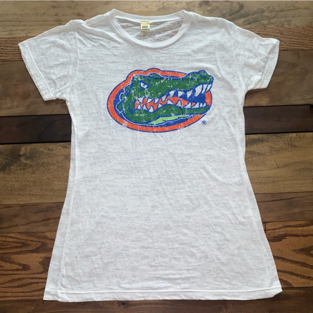 Women’s Gators Spirit Shirt